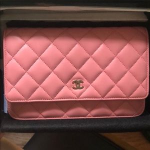 ❌SOLD❌💯Authentic Chanel Wallet on Chain in pink